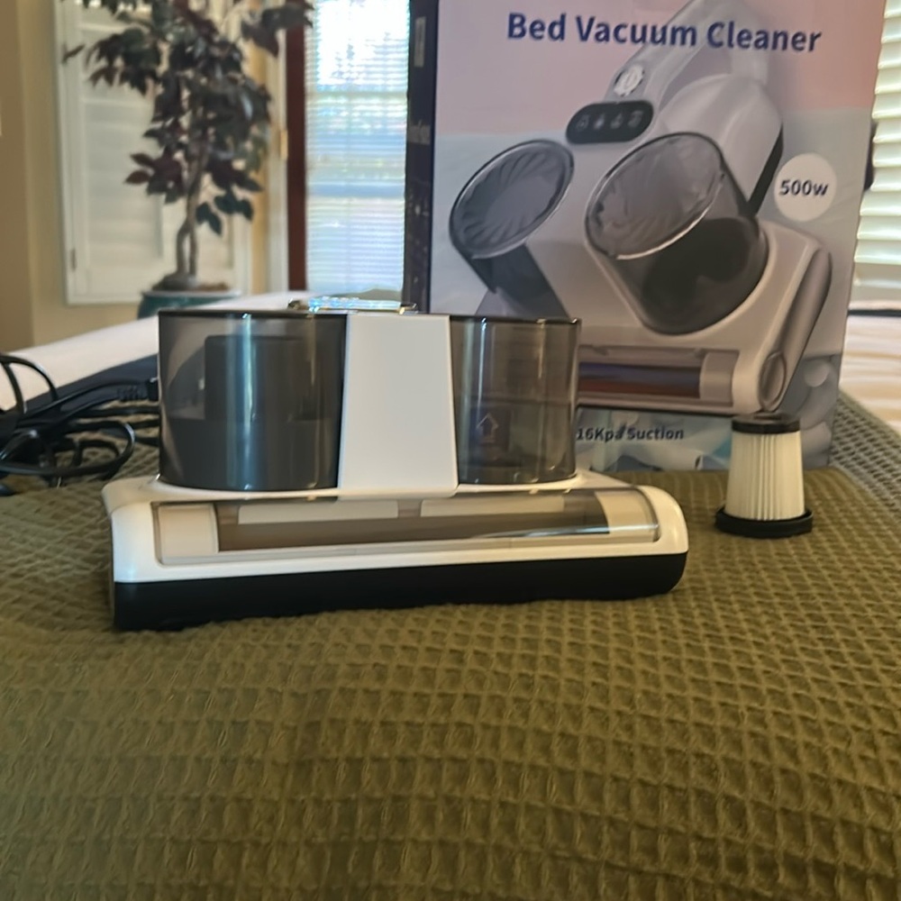 Banish allergens! Black & white Bed/Sofa Vacuum Cleaner